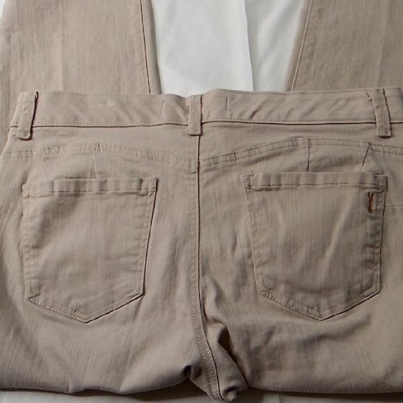 Vintage America Women's Tan Jeans - Picture 10 of 11